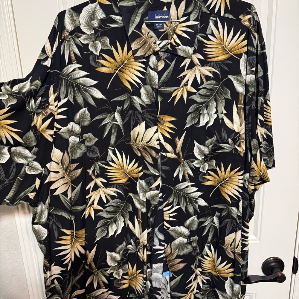 Basic Editions Men's Tropical Print Shirt - Black and Tan